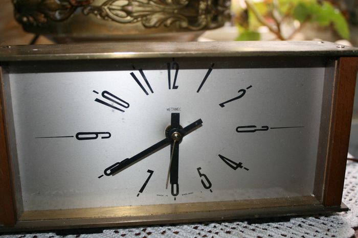 Vintage Metamec electric clock