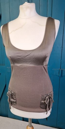 New Karen Millen top size 10. Postage included