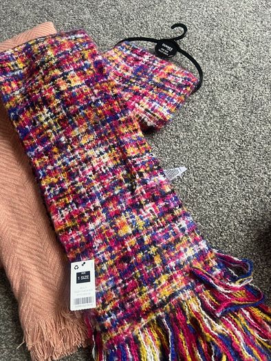 scarfs