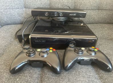 Xbox 360 S 250GB + 2 Controllers + Kinect + 12 Games