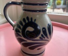Handarbeit pottery jug