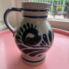 Handarbeit pottery jug