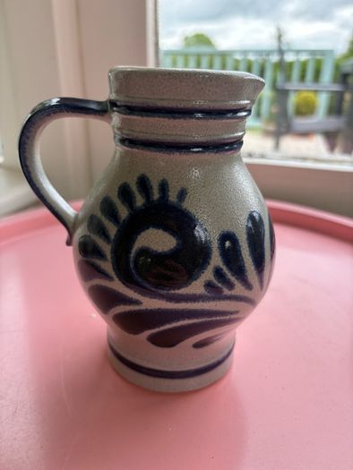 Handarbeit pottery jug