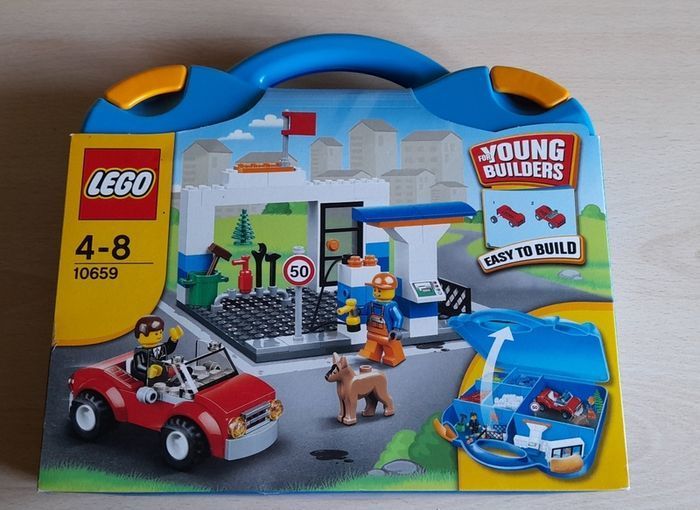 New:  Lego Juniors Vehicle Blue Suitcase 10659