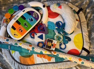 Baby Einstein 4-in-1 Kickin' Tunes Music and Language