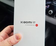 Xiaomi 17 256gb-12gb Brand New EU-UK version Open to Trade or Swap