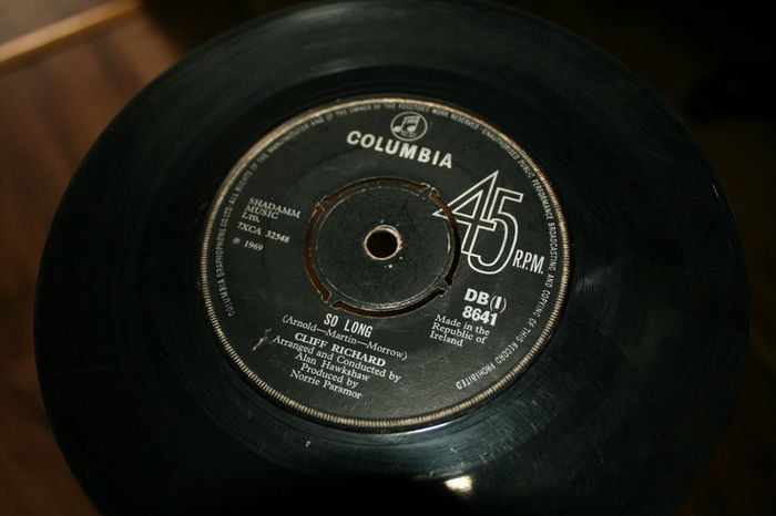 Single Vinyl's  85 pieces