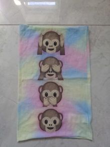 Emoji snood