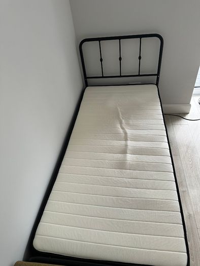 Single bed with mattress