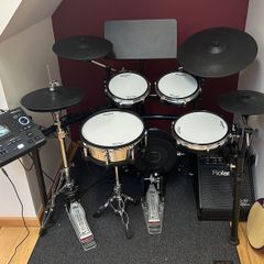 Roland TD516 V-Drums Electronic Drum Set