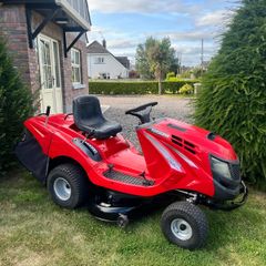 Ride on lawnmower