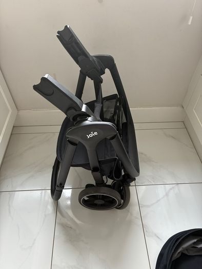 Joie Valora 2n1 SIGNATURE Compact Pram Eclipse