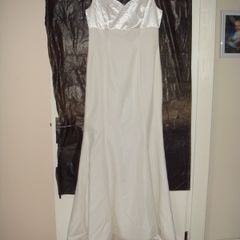 Brand new ivory wedding dress
