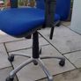 Blue ergonomic adjustable office chair Image 2