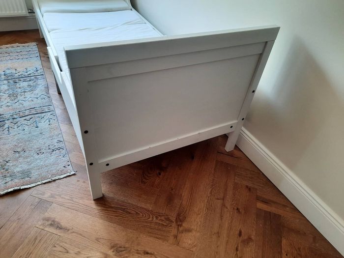 extendable IKEA child's bed