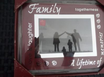 Beautiful New FAMILY Picture Frame 4 x 6