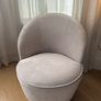 Velvet accent chair Image 2