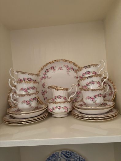 Royal Albert Dimity Rose 21 Piece China Tea Set