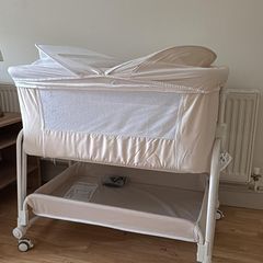 Co Sleeper with Wheels!