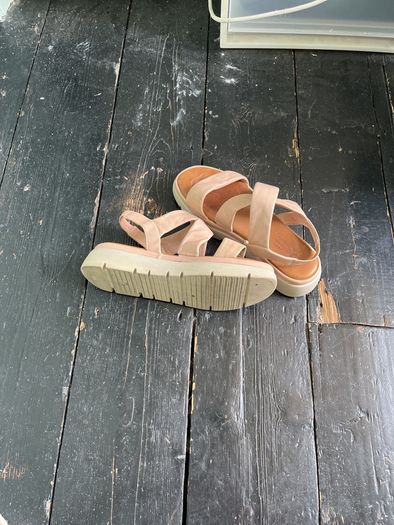 Size 40 Oletti blush pink soft leather sandals