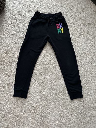 DKNY black bottom (10y)
