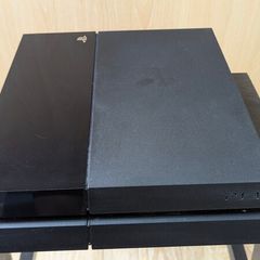 PS4 with 2 Controllers