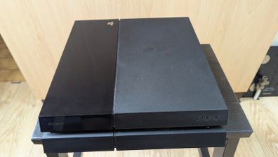 PS4 with 2 Controllers