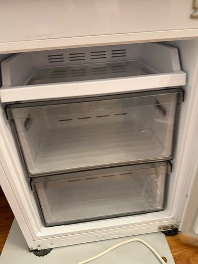 SAMSUNG integrated Fridge Freezer : BRB26705FWW