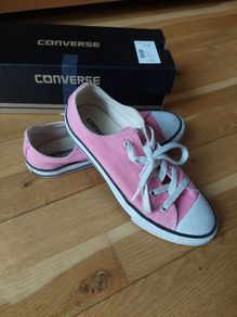 Girl's converse