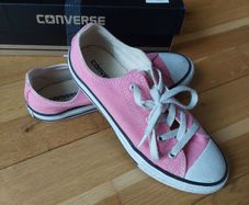 Girl's converse