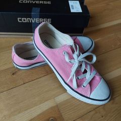 Girl's converse