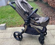 EGG 2 Stroller/Carrycot Bundle