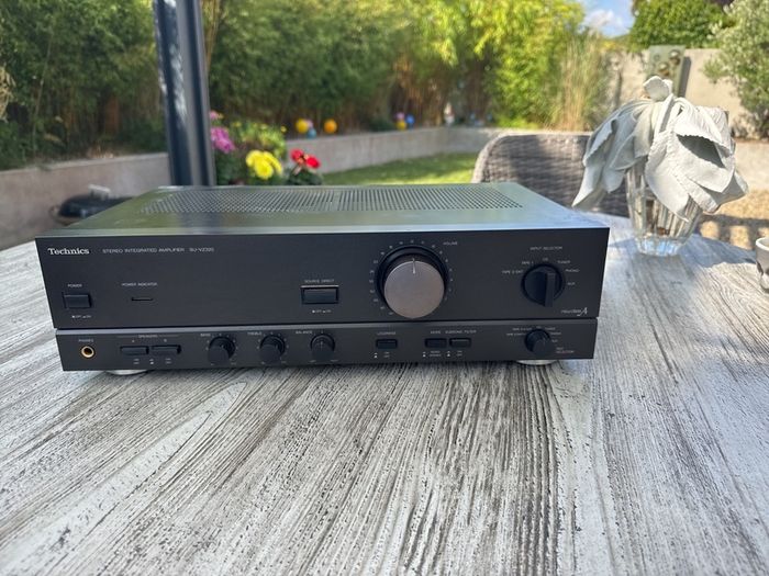 Technics stereo integrated amplifier SU-vz320