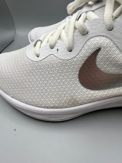 Nike Womens Revolution 6 NN White/Metallic Silver Training Shoes Size 8 EU 42.5
