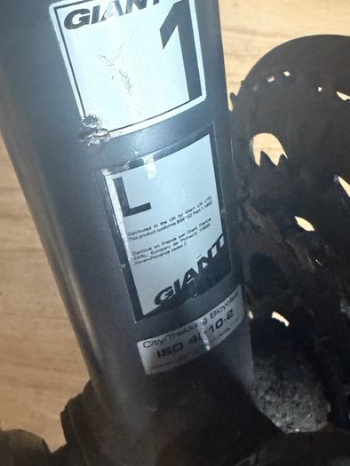 Giant Hybrid Commuter Bike - Large Frame - QUICK SALE