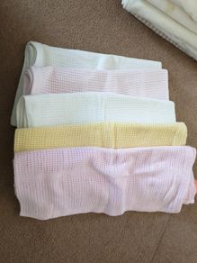 Cellular Blankets x 5