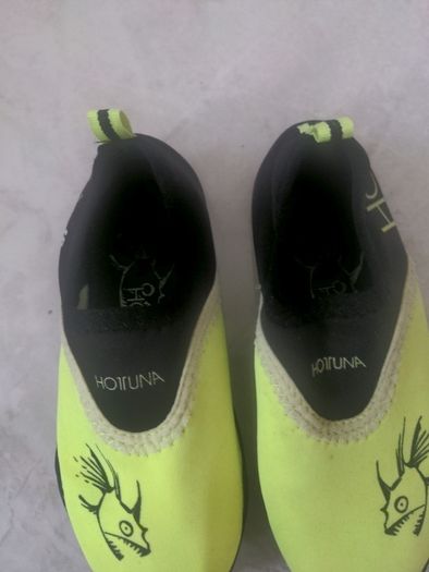 Hottuna surf shoes