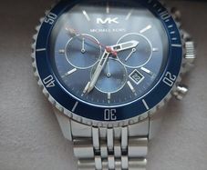 Michael Kors Bayville Chronograph MK8727 A Timeless Masterpiece
