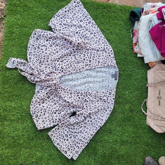 Bundle of women clothes size 12(40)