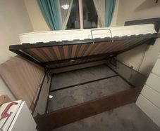 King Size Bed - Ottoman storage - With Headboard and Mattress