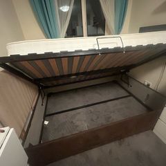 King Size Bed - Ottoman storage - With Headboard and Mattress