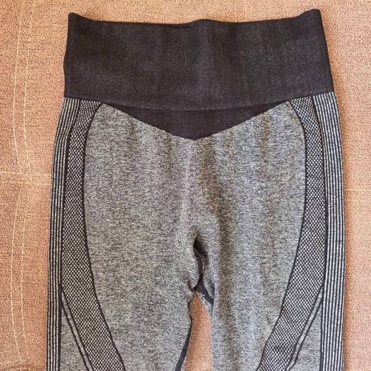 Grey leggings, size 10