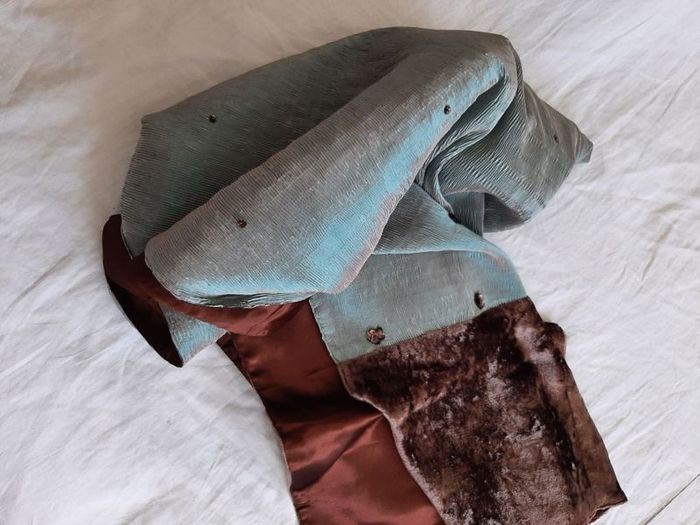 Elegant throw