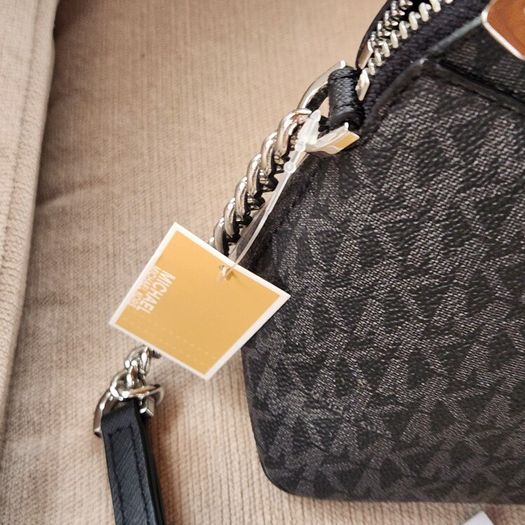 Michael kors crossbody (new with tags)