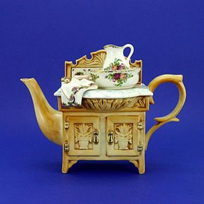 Rare Collectible Royal Albert 'Old Country Roses' Large Washstand Teapot  by Cardew Design