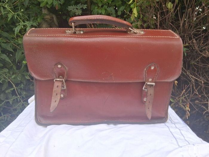 Stunning Hand Made Mid Century Irish Leather Satchel