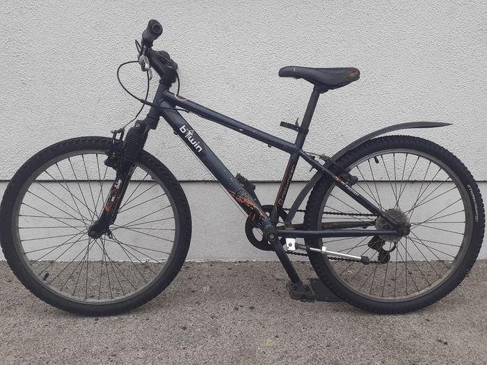 Boys bike 7-11 years old