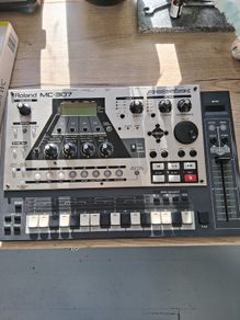 Roland MC 307