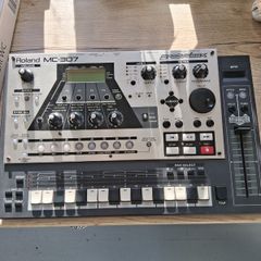 Roland MC 307