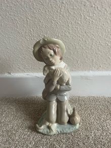 Porcelain Figurine Child with lamb  - Zaphir